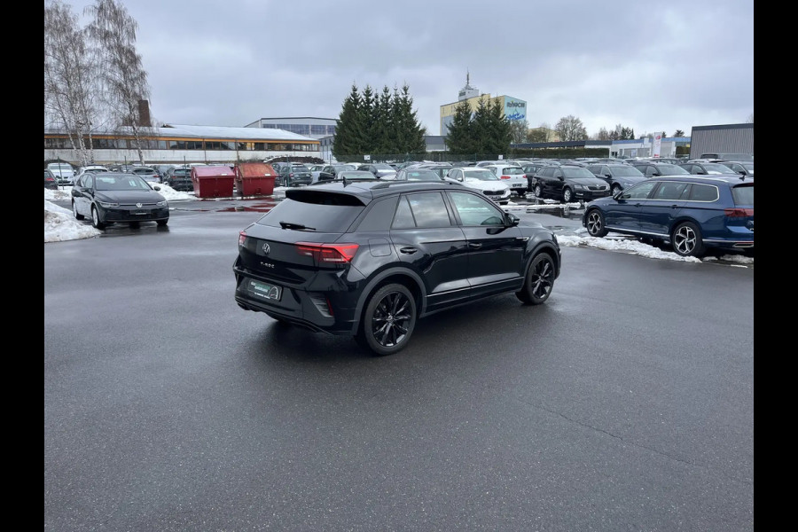 Volkswagen T-Roc 1.5 TSI R-LINE Blackstyle ** LED, VIRTUAL, ACC, MASSAGE, VERW. STUUR, 18-inch LMV ** 1e EIG - Slechts 27.061km. ** ** INFORMEER OOK NAAR ONZE AANTREKKELIJKE FINANCIAL-LEASE TARIEVEN **