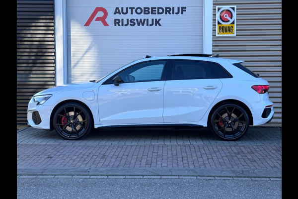 Audi A3 Sportback 45 TFSI e S edition Competition RS zetels/360
