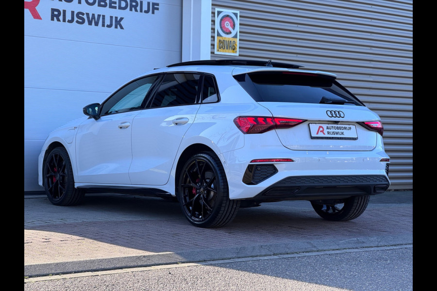 Audi A3 Sportback 45 TFSI e S edition Competition RS zetels/360