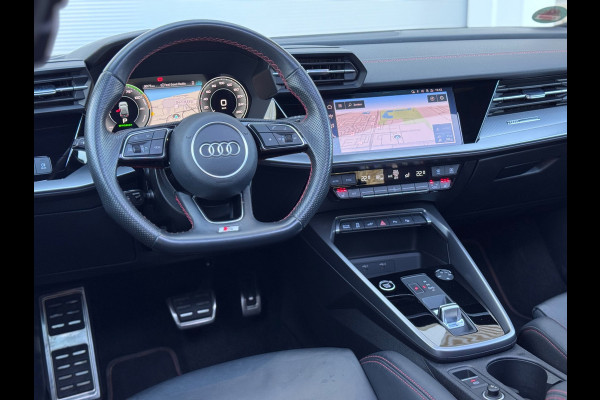 Audi A3 Sportback 45 TFSI e S edition Competition RS zetels/360