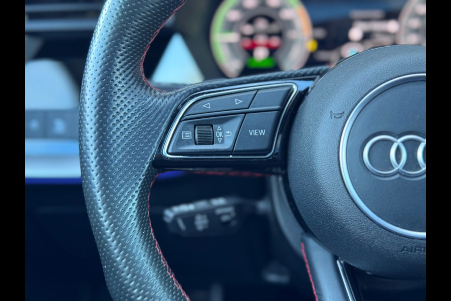 Audi A3 Sportback 45 TFSI e S edition Competition RS zetels/360