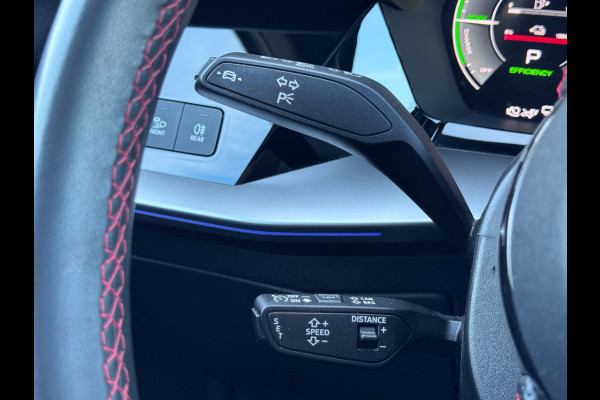 Audi A3 Sportback 45 TFSI e S edition Competition RS zetels/360