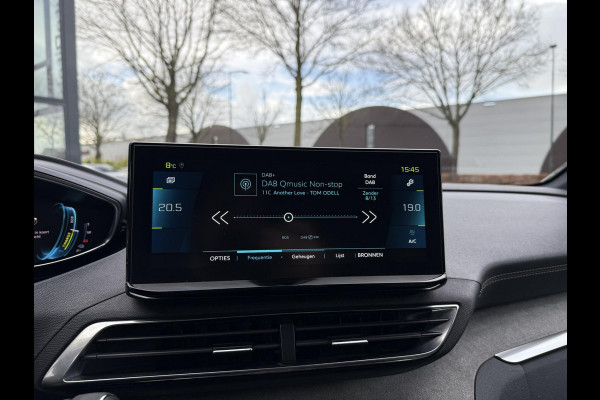 Peugeot 3008 1.6 HYbrid 225 GT VAN €25.900,- NU VOOR SLECHTS €23.877,- Uw LENTEVOORDEEL €2.023,- | ACC INCL. STOP&GO-FUNCTIE | MEMORY SEAT | ALCANTARA | ELEKTRISCHE KOFFERBAK | 19 INCH | FOCAL AUDIO | STOELVERWARMING | RIJKLAAR GELEVERD MET 12 MND BOVAG GARANTIE