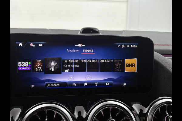 Mercedes-Benz EQA 250+ Business Solution AMG 71 kWh | Nightpakket | Trekhaak | Head-up display | 360° camera | Burmester Sound systeem | Smartphone integratie | Panoramaschuifdak | Augmented Reality navigatie | Memorypakket |