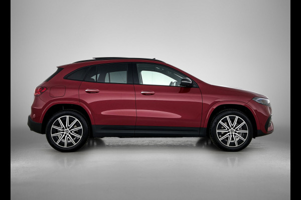 Mercedes-Benz EQA 250+ Business Solution AMG 71 kWh | Nightpakket | Trekhaak | Head-up display | 360° camera | Burmester Sound systeem | Smartphone integratie | Panoramaschuifdak | Augmented Reality navigatie | Memorypakket |