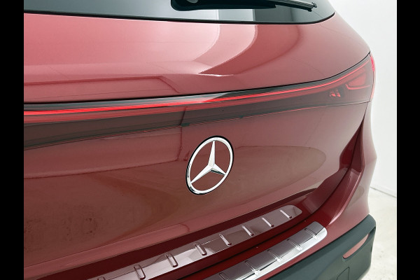 Mercedes-Benz EQA 250+ Business Solution AMG 71 kWh | Nightpakket | Trekhaak | Head-up display | 360° camera | Burmester Sound systeem | Smartphone integratie | Panoramaschuifdak | Augmented Reality navigatie | Memorypakket |