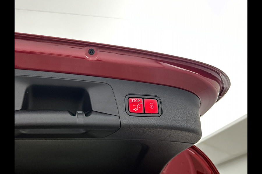 Mercedes-Benz EQA 250+ Business Solution AMG 71 kWh | Nightpakket | Trekhaak | Head-up display | 360° camera | Burmester Sound systeem | Smartphone integratie | Panoramaschuifdak | Augmented Reality navigatie | Memorypakket |