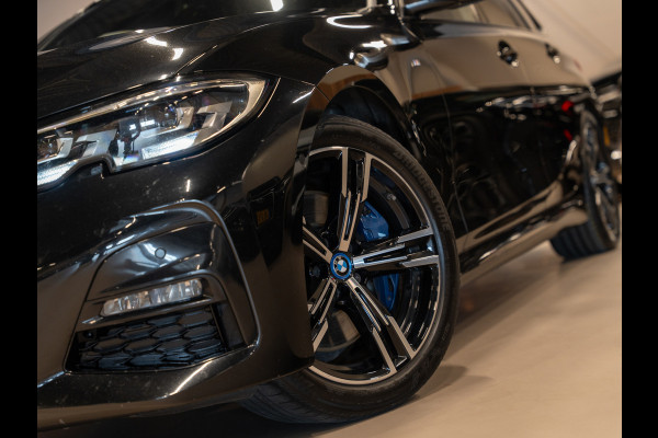 BMW 3 Serie Touring 330i 259PK M-Sport Executive Edition, NAP, Apple Carplay, Navi, Cam, Ambiënte Light, Leder/Alcan, Prive Glas,