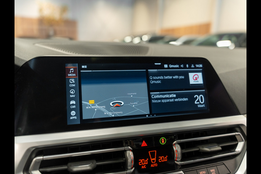 BMW 3 Serie Touring 330i 259PK M-Sport Executive Edition, NAP, Apple Carplay, Navi, Cam, Ambiënte Light, Leder/Alcan, Prive Glas,