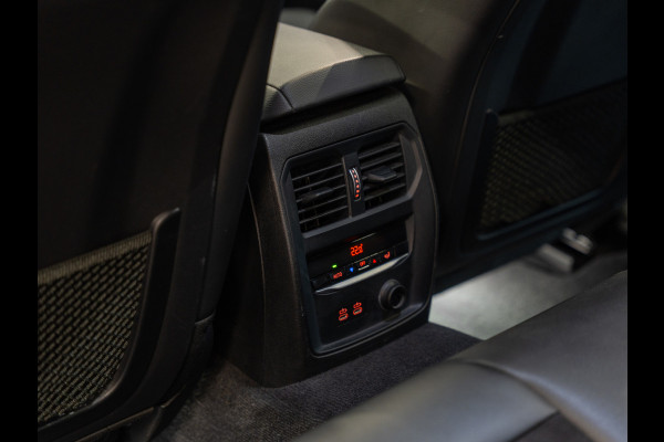 BMW 3 Serie Touring 330i 259PK M-Sport Executive Edition, NAP, Apple Carplay, Navi, Cam, Ambiënte Light, Leder/Alcan, Prive Glas,