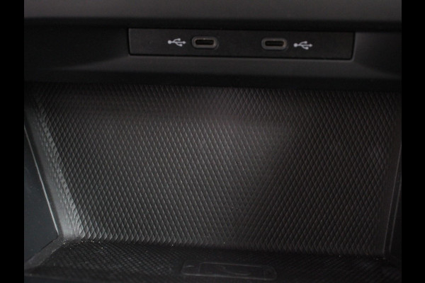 Volkswagen Golf Variant 1.5 eTSI 150pk DSG Style Navigatie Climate Control Camera Parkeer Sensoren Adaptive Cruise control Achterklep elektrisch bedienbaar Stoelverwarming