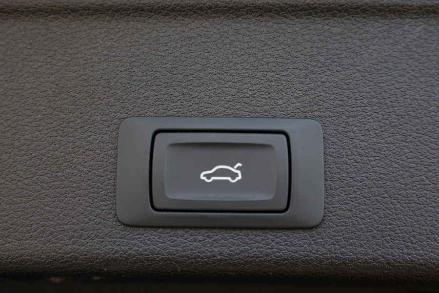 Audi A4 Avant 35 TFSI S edition Competition | NAP! | BTW | PANO | S-LINE | MATRIX | CARPLAY |