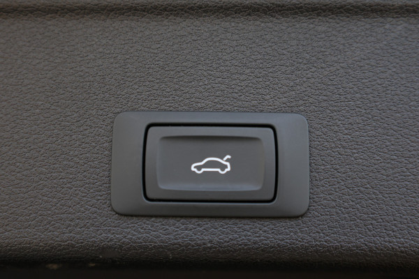 Audi A4 Avant 35 TFSI S edition Competition | NAP! | BTW | PANO | S-LINE | MATRIX | CARPLAY |