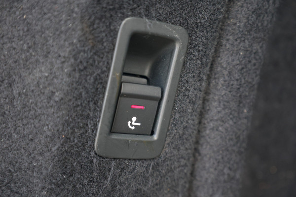 Audi A4 Avant 35 TFSI S edition Competition | NAP! | BTW | PANO | S-LINE | MATRIX | CARPLAY |