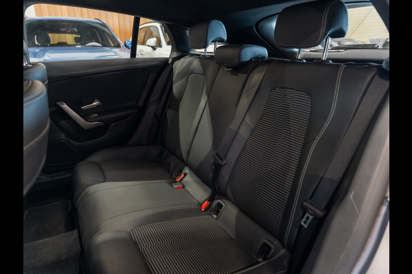 Mercedes-Benz CLA-Klasse Shooting Brake 200 Business Solution, Navi, Clima, Cam, 18" Velg, Private Glas, Cruise, Voll Onderhoud