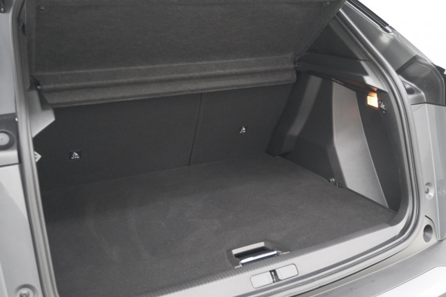 Peugeot e-2008 EV GT Avantage 54 kWh | 360 Camera | Massage Functie | Dodehoekdetectie | Stoelverwarming