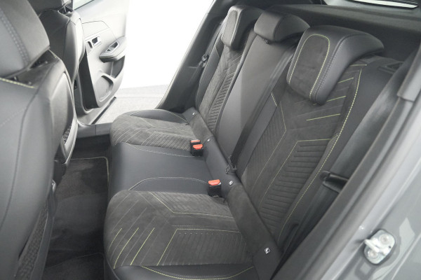 Peugeot e-2008 EV GT Avantage 54 kWh | 360 Camera | Massage Functie | Dodehoekdetectie | Stoelverwarming