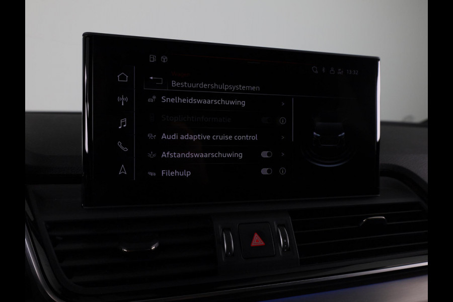 Audi Q5 Sportback 50 TFSI e S edition 299pk | SOH 97% | Panoramadak | Trekhaak | Verwarmbare voorstoelen | Adpatieve cruise controle | Matrix koplampen | Navigatie