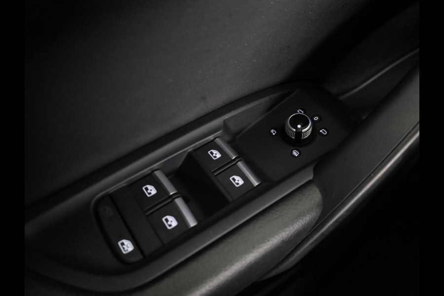 Audi Q5 Sportback 50 TFSI e S edition 299pk | SOH 97% | Panoramadak | Trekhaak | Verwarmbare voorstoelen | Adpatieve cruise controle | Matrix koplampen | Navigatie