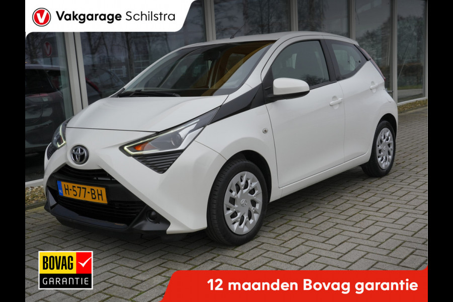 Toyota Aygo 1.0 VVT-i x-play Automaat | CarPlay | Achteruitrijcamera | Airco