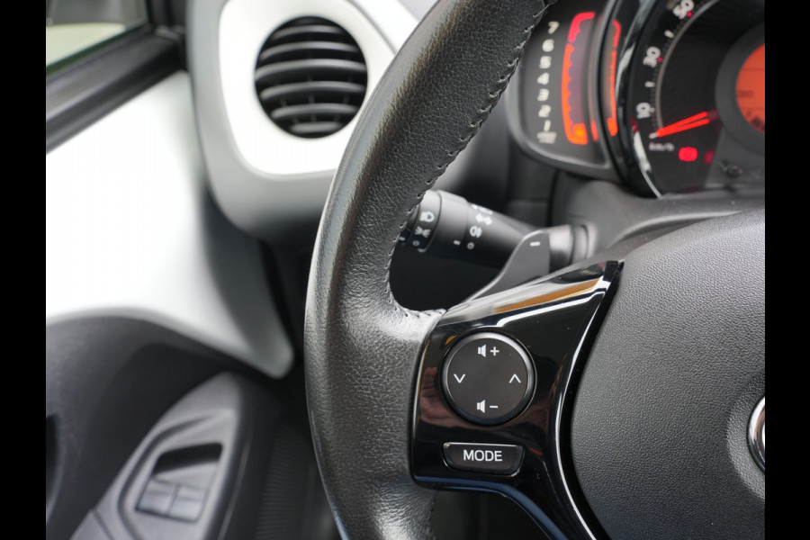 Toyota Aygo 1.0 VVT-i x-play Automaat | CarPlay | Achteruitrijcamera | Airco