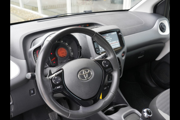 Toyota Aygo 1.0 VVT-i x-play Automaat | CarPlay | Achteruitrijcamera | Airco