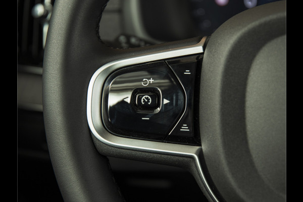 Volvo XC90 2.0 T8 Plug-in hybrid AWD Ultra Dark B&W | MASSAGE | 22" | AIRSUSP | TOWBAR | NAPPA