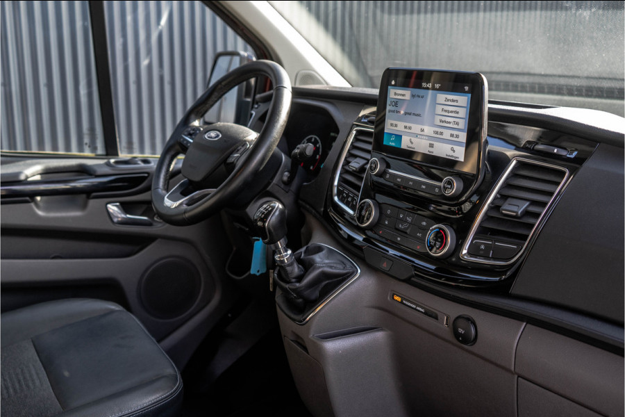 Ford Transit Custom 2.0 TDCI L2H1 | 170PK | Trail | DC 5-Persoons | Camera | Carplay | Lederen interieur