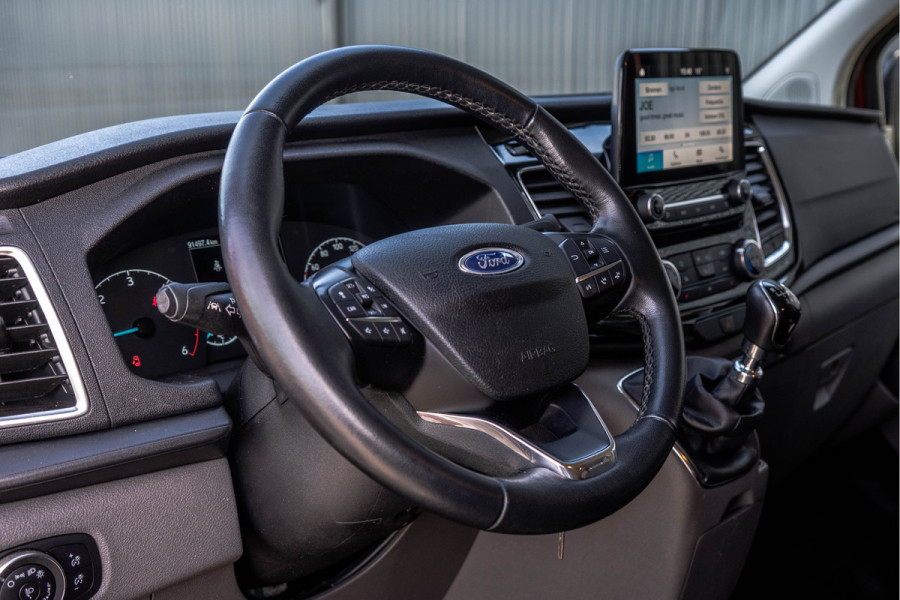 Ford Transit Custom 2.0 TDCI L2H1 | 170PK | Trail | DC 5-Persoons | Camera | Carplay | Lederen interieur