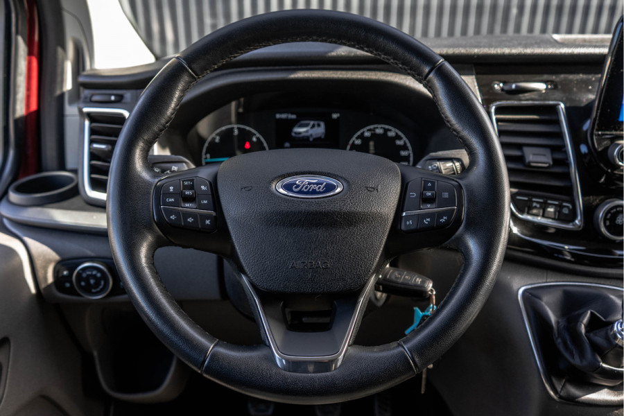 Ford Transit Custom 2.0 TDCI L2H1 | 170PK | Trail | DC 5-Persoons | Camera | Carplay | Lederen interieur