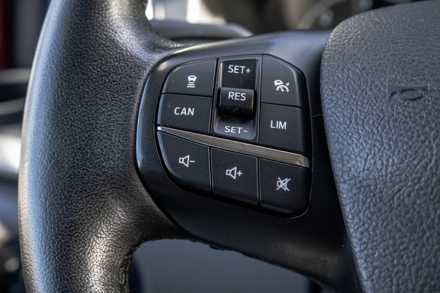 Ford Transit Custom 2.0 TDCI L2H1 | 170PK | Trail | DC 5-Persoons | Camera | Carplay | Lederen interieur