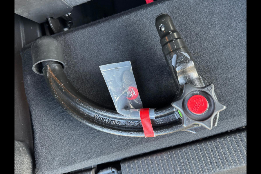 Peugeot 5008 1.2 PureTech GT Pack Business Black line, 7 persoons,trekhaak, panoramadak, VOL OPTIES, 1 e eigenaar, NL auto met nap