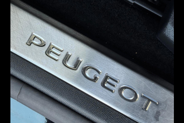 Peugeot 5008 1.2 PureTech GT Pack Business Black line, 7 persoons,trekhaak, panoramadak, VOL OPTIES, 1 e eigenaar, NL auto met nap