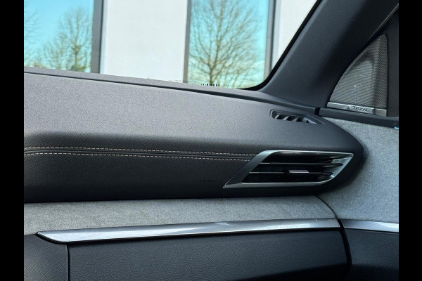 Peugeot 5008 1.2 PureTech GT Pack Business Black line, 7 persoons,trekhaak, panoramadak, VOL OPTIES, 1 e eigenaar, NL auto met nap