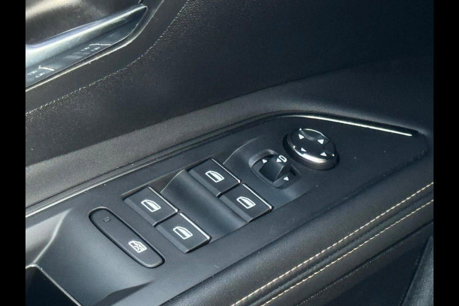 Peugeot 5008 1.2 PureTech GT Pack Business Black line, 7 persoons,trekhaak, panoramadak, VOL OPTIES, 1 e eigenaar, NL auto met nap