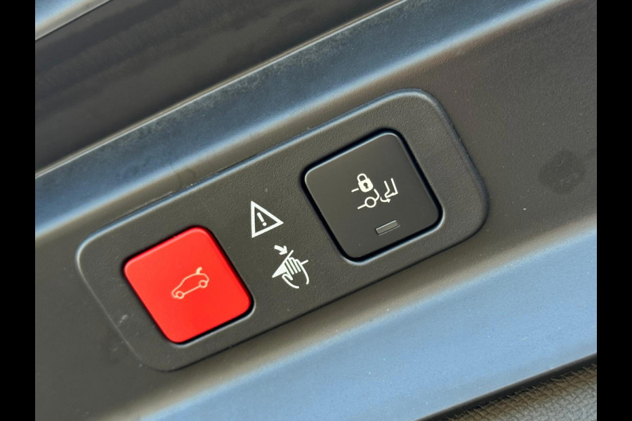 Peugeot 5008 1.2 PureTech GT Pack Business Black line, 7 persoons,trekhaak, panoramadak, VOL OPTIES, 1 e eigenaar, NL auto met nap