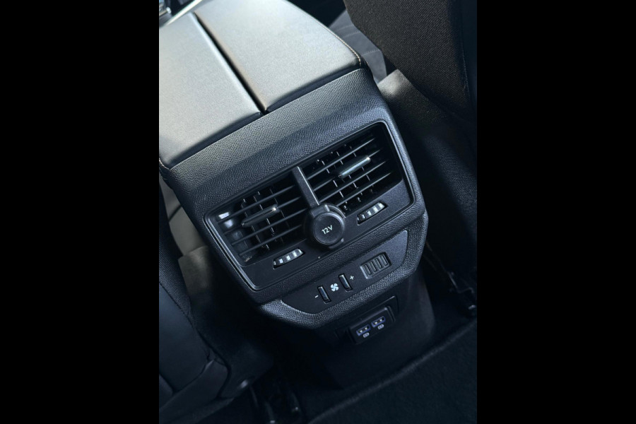 Peugeot 5008 1.2 PureTech GT Pack Business Black line, 7 persoons,trekhaak, panoramadak, VOL OPTIES, 1 e eigenaar, NL auto met nap