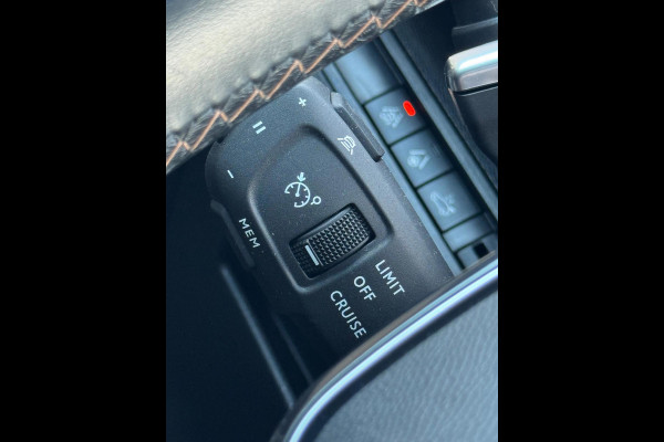 Peugeot 5008 1.2 PureTech GT Pack Business Black line, 7 persoons,trekhaak, panoramadak, VOL OPTIES, 1 e eigenaar, NL auto met nap