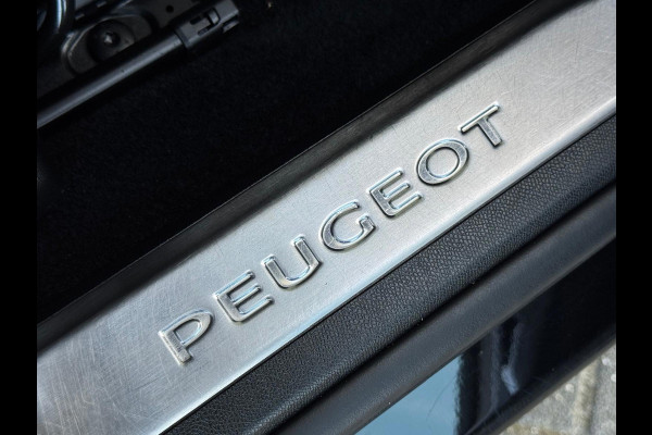 Peugeot 5008 1.2 PureTech GT Pack Business Black line, 7 persoons,trekhaak, panoramadak, VOL OPTIES, 1 e eigenaar, NL auto met nap