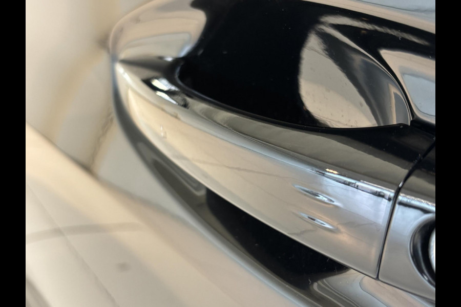 Peugeot 208 1.2 PureTech GT Afneembare trekhaak | Navigatie | Achteruitrijcamera | Dodehoek detectie | Android auto / Apple carplay