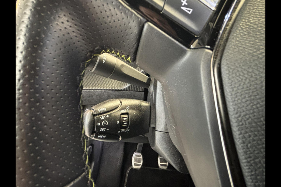 Peugeot 208 1.2 PureTech GT Afneembare trekhaak | Navigatie | Achteruitrijcamera | Dodehoek detectie | Android auto / Apple carplay