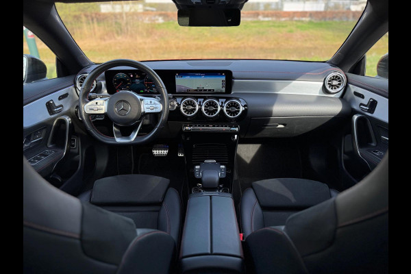 Mercedes-Benz CLA-Klasse Shooting Brake 250 e Business Solution AMG Limited, panoramadak,afn trekhaak, VOL OPTIES, 1 e eigenaar,