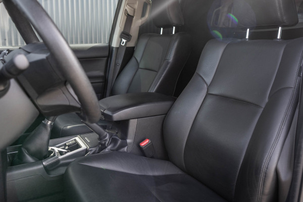 Toyota Land Cruiser 2.8D-4D | 204 PK | 5DRS | 4x4 | Fabrieksgarantie | Dealer onderhouden | Cruise | Airco | Trekhaak