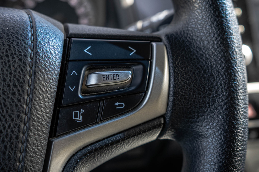 Toyota Land Cruiser 2.8D-4D | 204 PK | 5DRS | 4x4 | Fabrieksgarantie | Dealer onderhouden | Cruise | Airco | Trekhaak