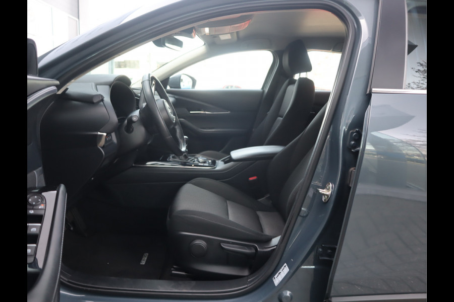 Mazda CX-30 2.0 e-SkyActiv-G M Hybrid Comfort Navi / Trekh / Stoel/stuurverw / Cruise / Camera / Head-up All-season banden