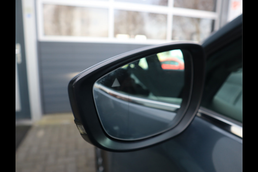 Mazda CX-30 2.0 e-SkyActiv-G M Hybrid Comfort Navi / Trekh / Stoel/stuurverw / Cruise / Camera / Head-up All-season banden