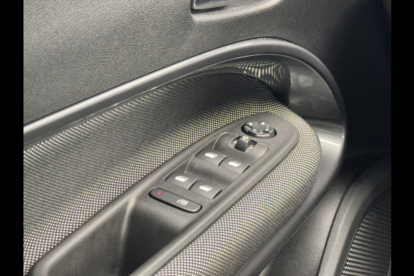 Fiat 600 1.2 Hybrid Urban | Automaat | LED | Camera | Carplay | Cruise control | Schakelpaddles