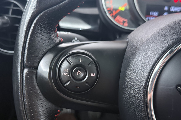 MINI Mini 1.5 One Chili Business (PANORAMADAK, PARKEERSENSOREN, CRUISE CONTROL, NAVIGATIE, STOELVERWARMING, SFEERVERLICHTING)