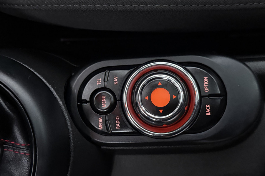 MINI Mini 1.5 One Chili Business (PANORAMADAK, PARKEERSENSOREN, CRUISE CONTROL, NAVIGATIE, STOELVERWARMING, SFEERVERLICHTING)