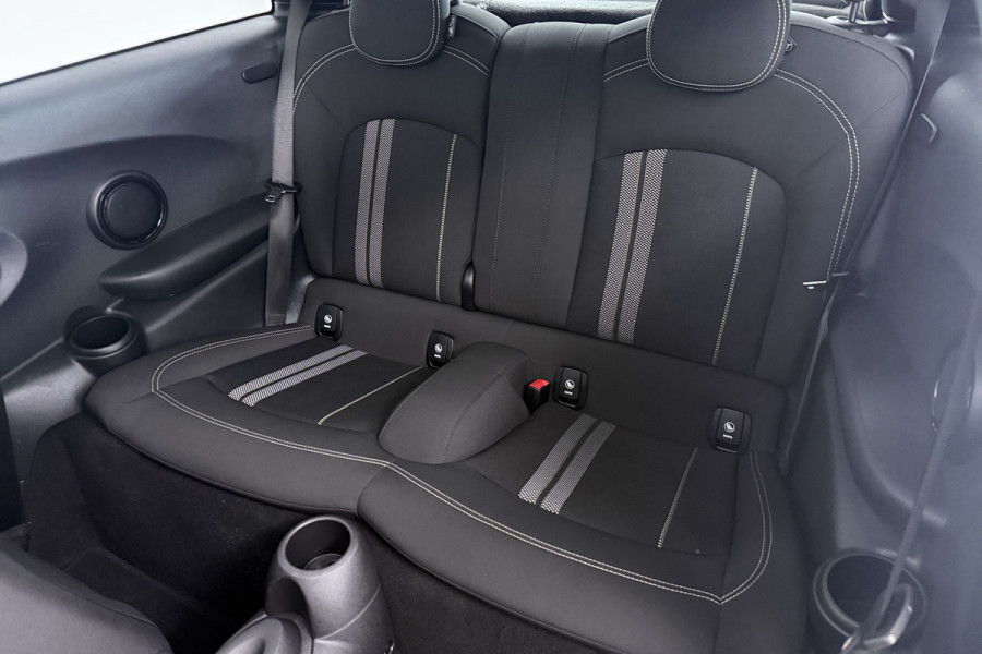 MINI Mini 1.5 One Chili Business (PANORAMADAK, PARKEERSENSOREN, CRUISE CONTROL, NAVIGATIE, STOELVERWARMING, SFEERVERLICHTING)